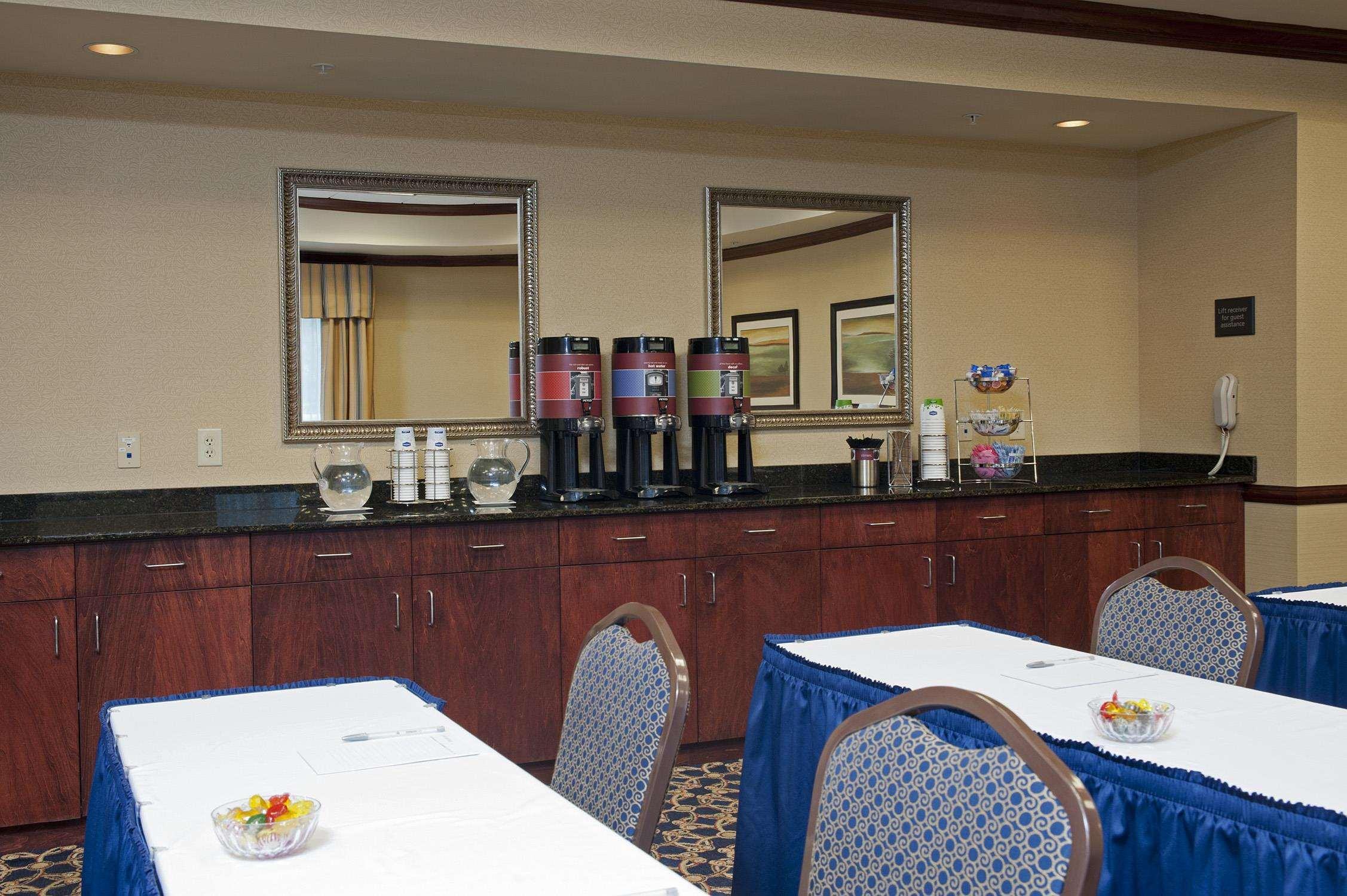 Hampton Inn & Suites Indianapolis-Airport Restoran fotoğraf