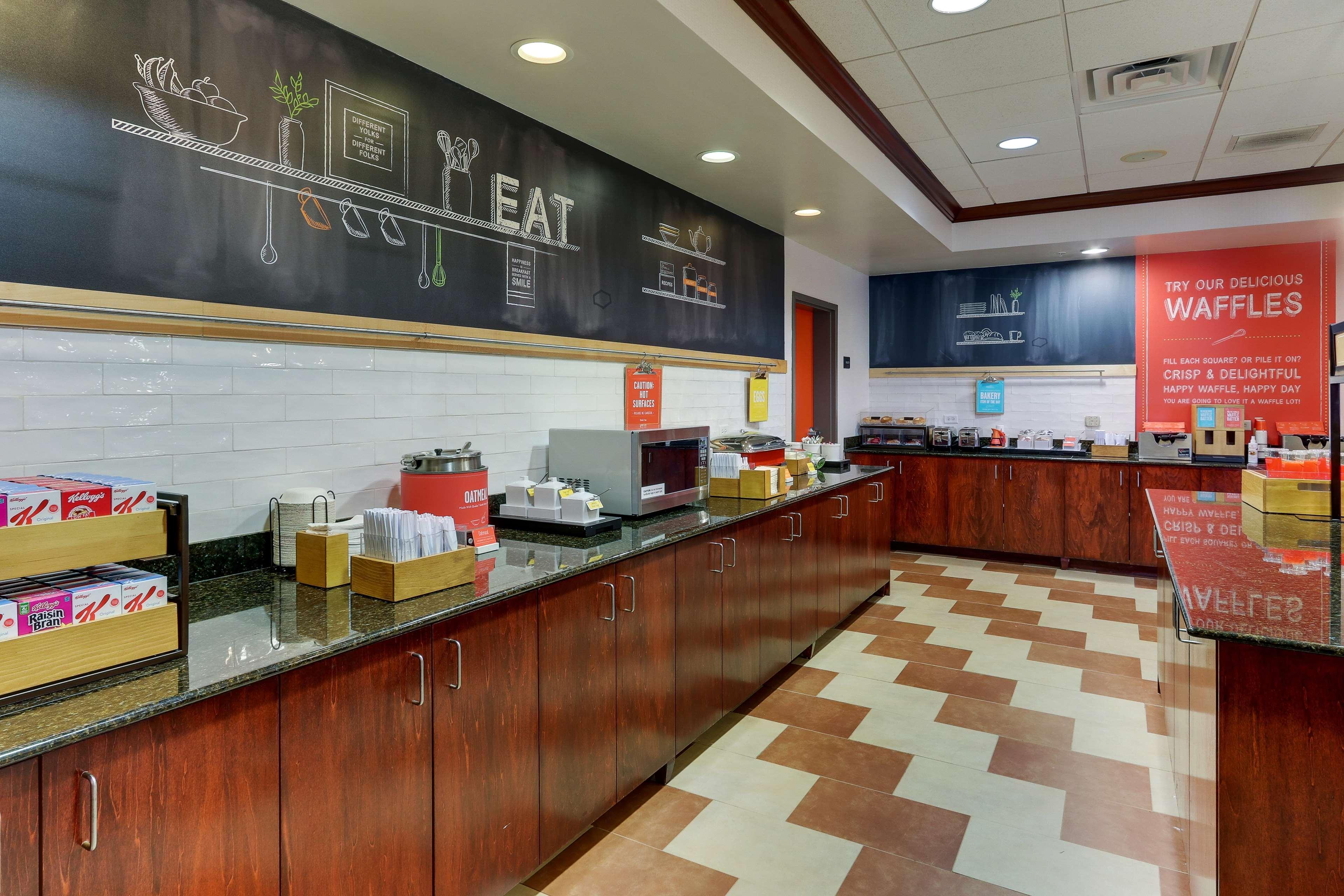Hampton Inn & Suites Indianapolis-Airport Dış mekan fotoğraf