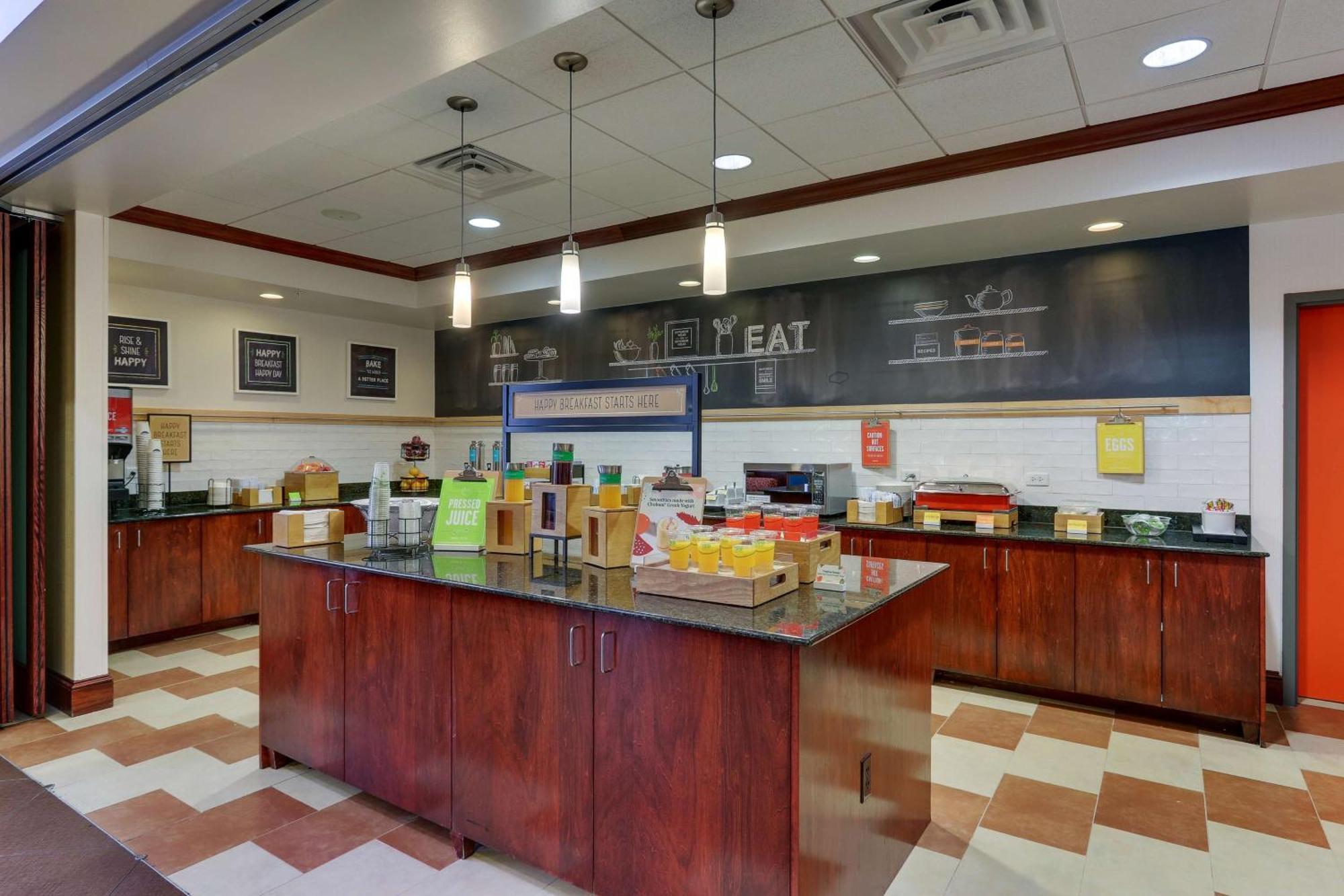 Hampton Inn & Suites Indianapolis-Airport Dış mekan fotoğraf